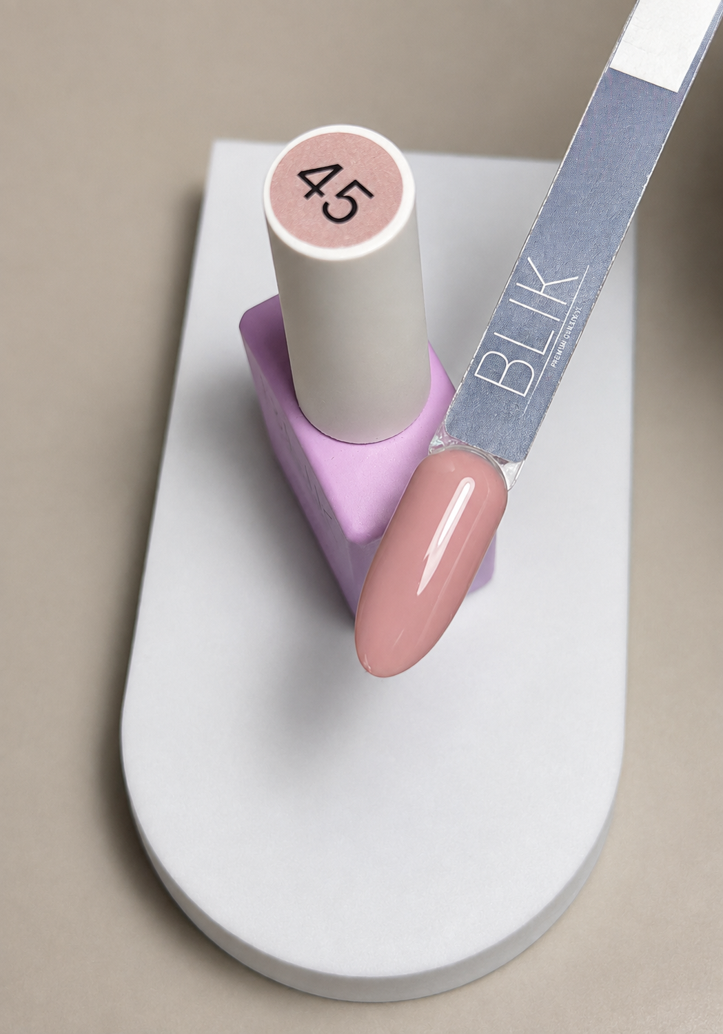 BLIK GEL POLISH 45 - 14ml LIBRE DE HEMA Y TPO